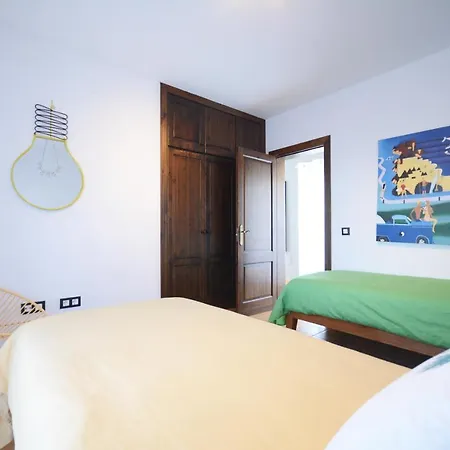 Вилла Beautiful Spacious With Private Heated Pool In