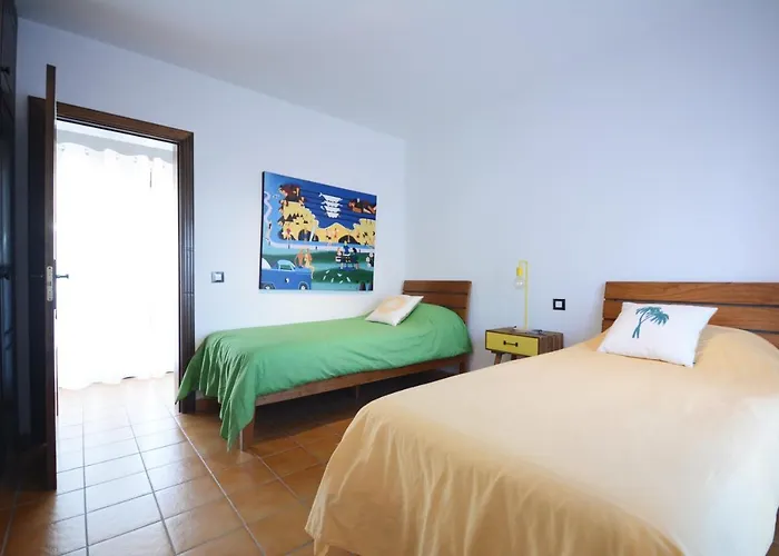 Beautiful Spacious With Private Heated Pool In