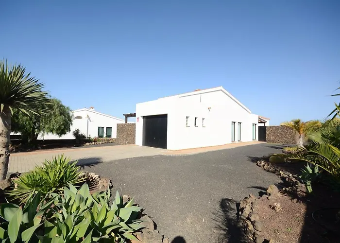 Beautiful Spacious With Private Heated Pool In Villa