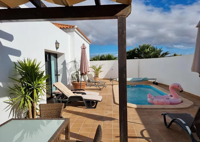 Beautiful Spacious With Private Heated Pool In Villa Lajares
