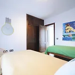 Вилла Beautiful Spacious With Private Heated Pool In