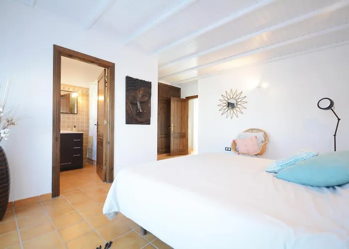 Beautiful Spacious With Private Heated Pool In *