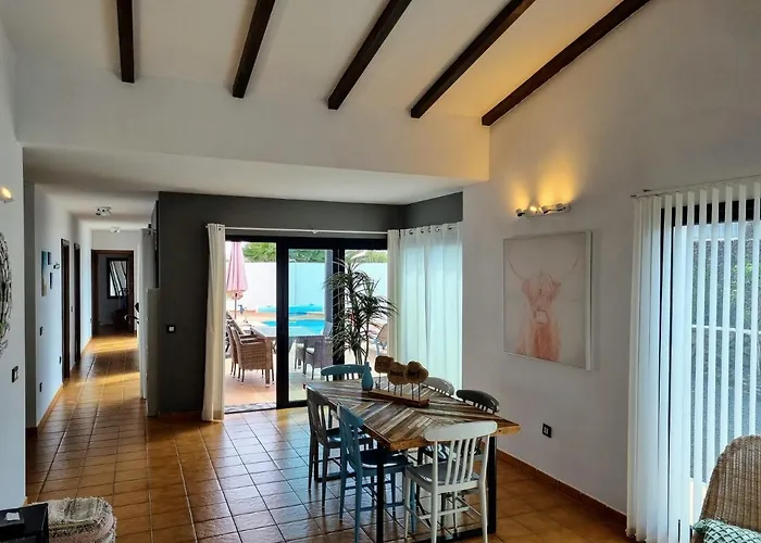 Vila Beautiful Spacious With Private Heated Pool In Lajares