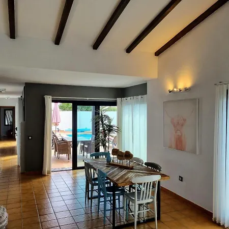 빌라 Beautiful Spacious With Private Heated Pool In 라하레스