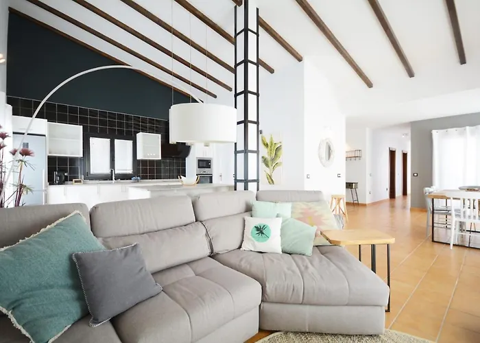 빌라 Beautiful Spacious With Private Heated Pool In 라하레스