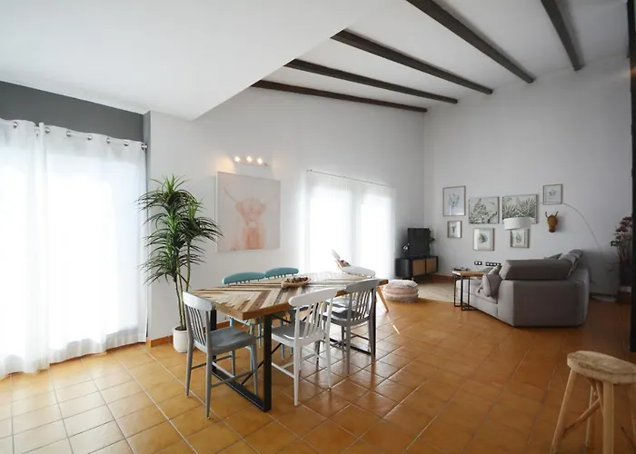 Beautiful Spacious With Private Heated Pool In 빌라 라하레스